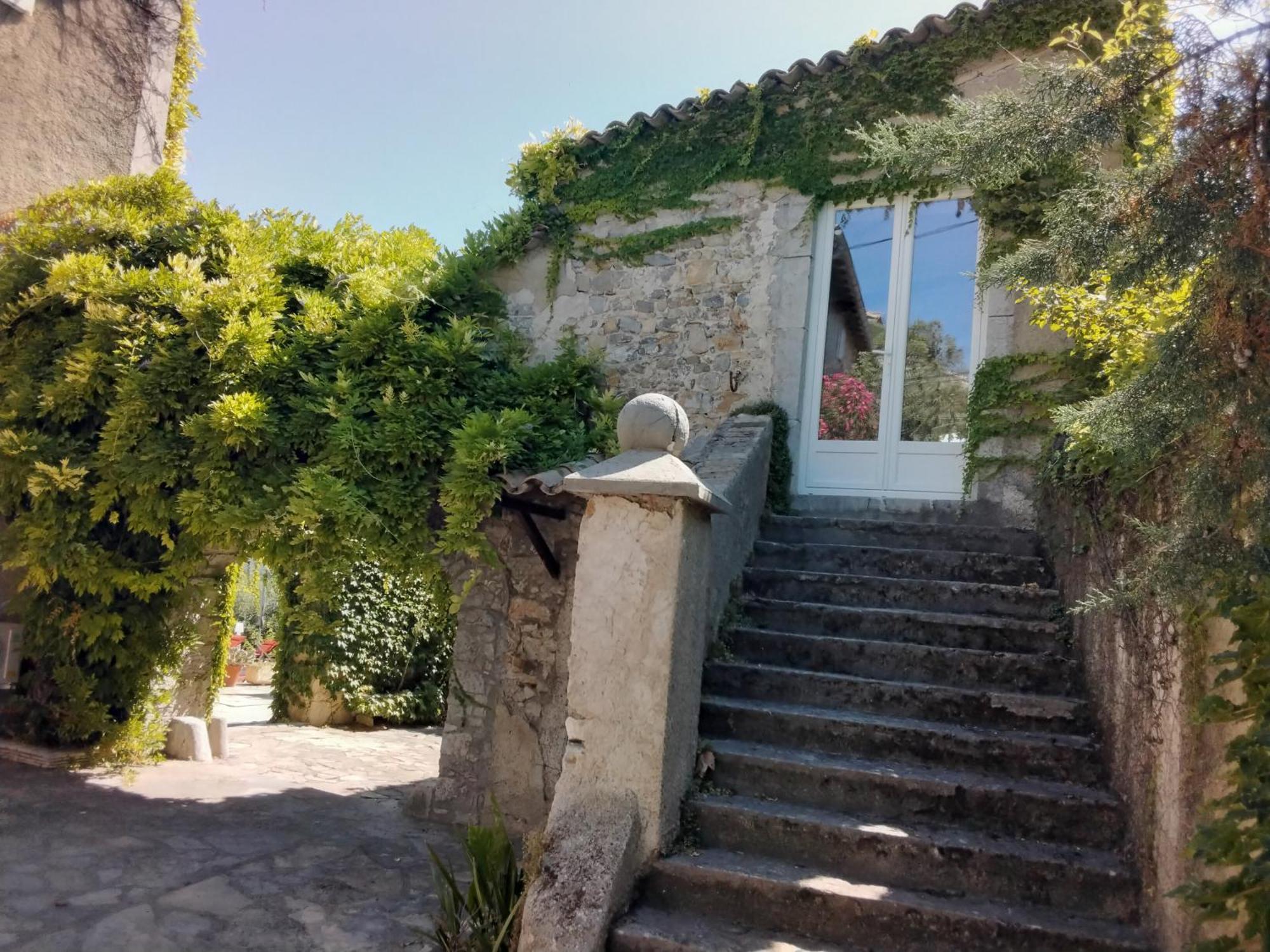 Le Domaine Du Soulier -Gite Et Chambres D'Hotes - La Maison Du Gardien Tornac Экстерьер фото