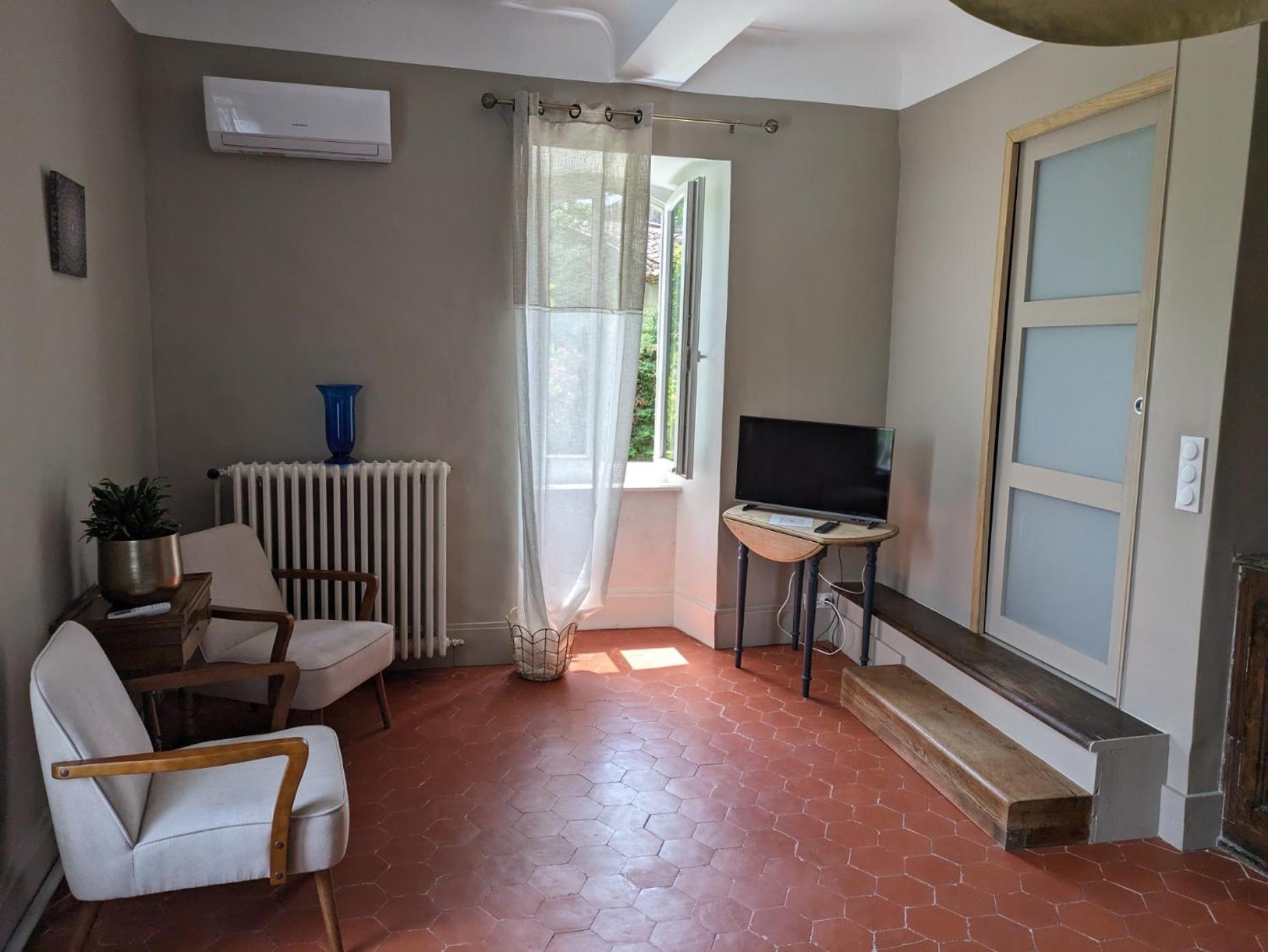 Le Domaine Du Soulier -Gite Et Chambres D'Hotes - La Maison Du Gardien Tornac Экстерьер фото