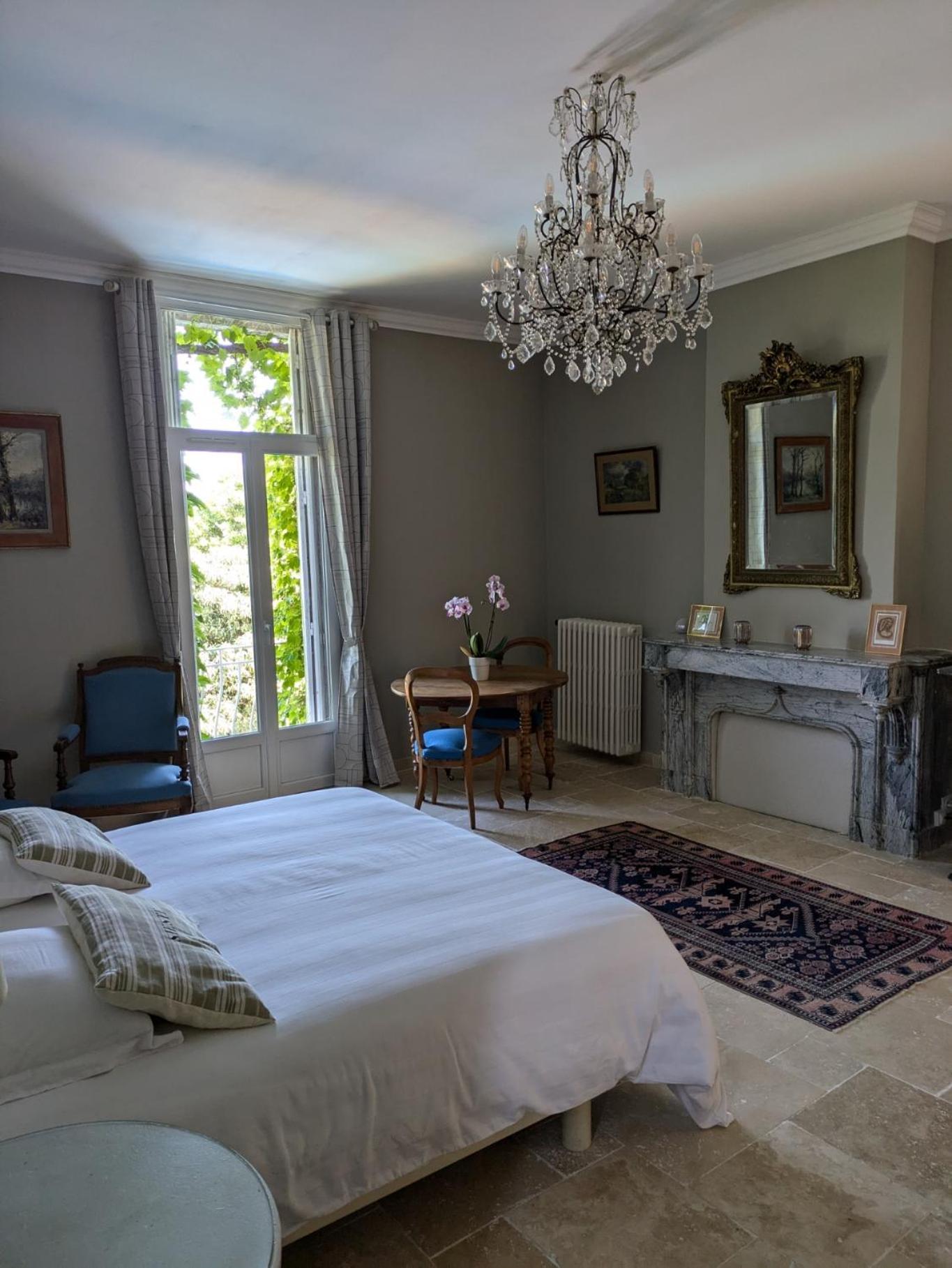 Le Domaine Du Soulier -Gite Et Chambres D'Hotes - La Maison Du Gardien Tornac Экстерьер фото